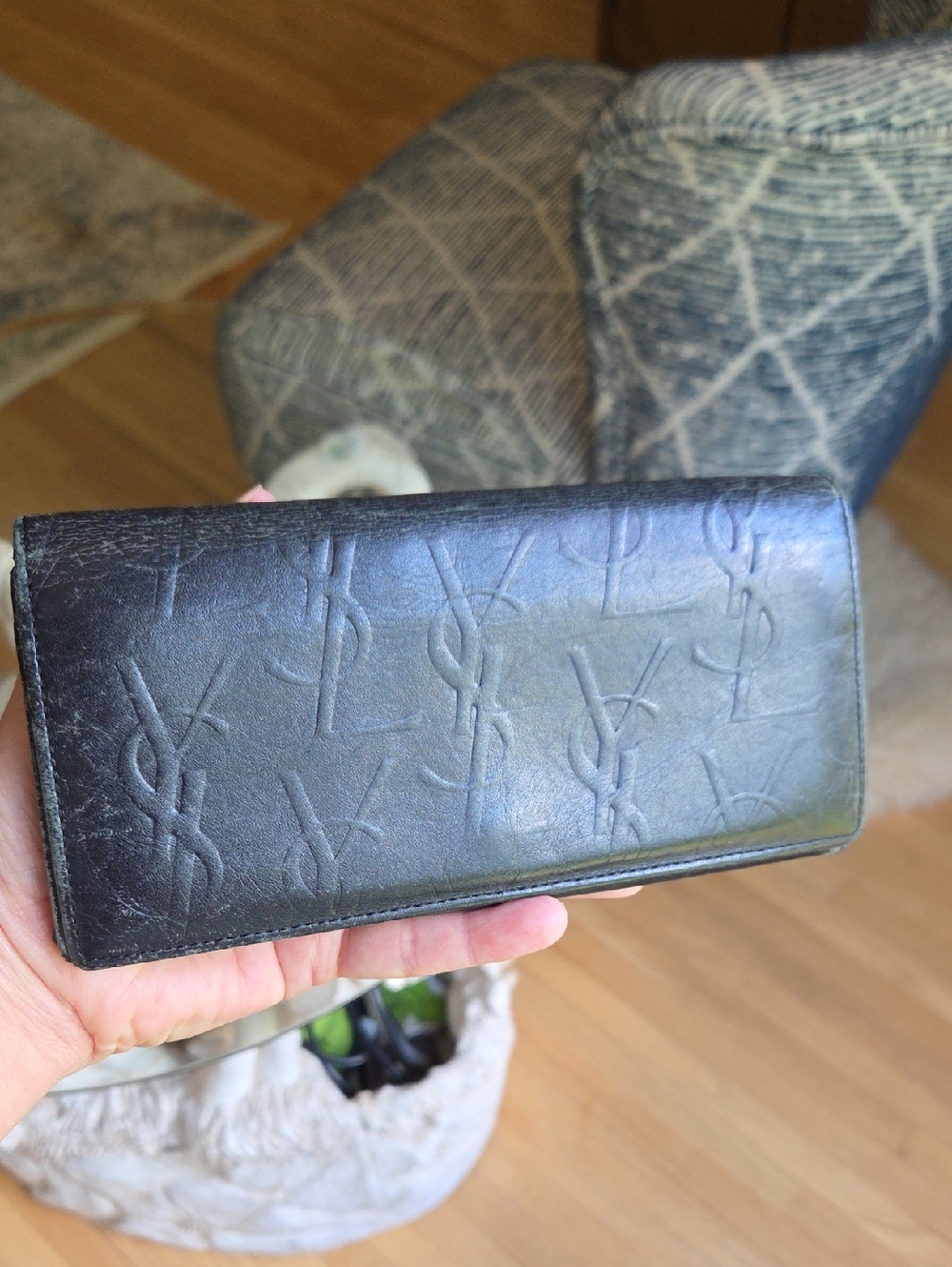 Saint Laurent Embossed Logo Black Leather Clutch Long Wallet - Picture 2 of 14